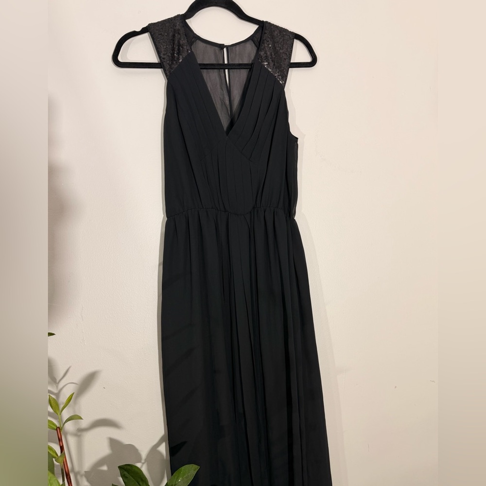 Elegant Black Sleeveless Dress